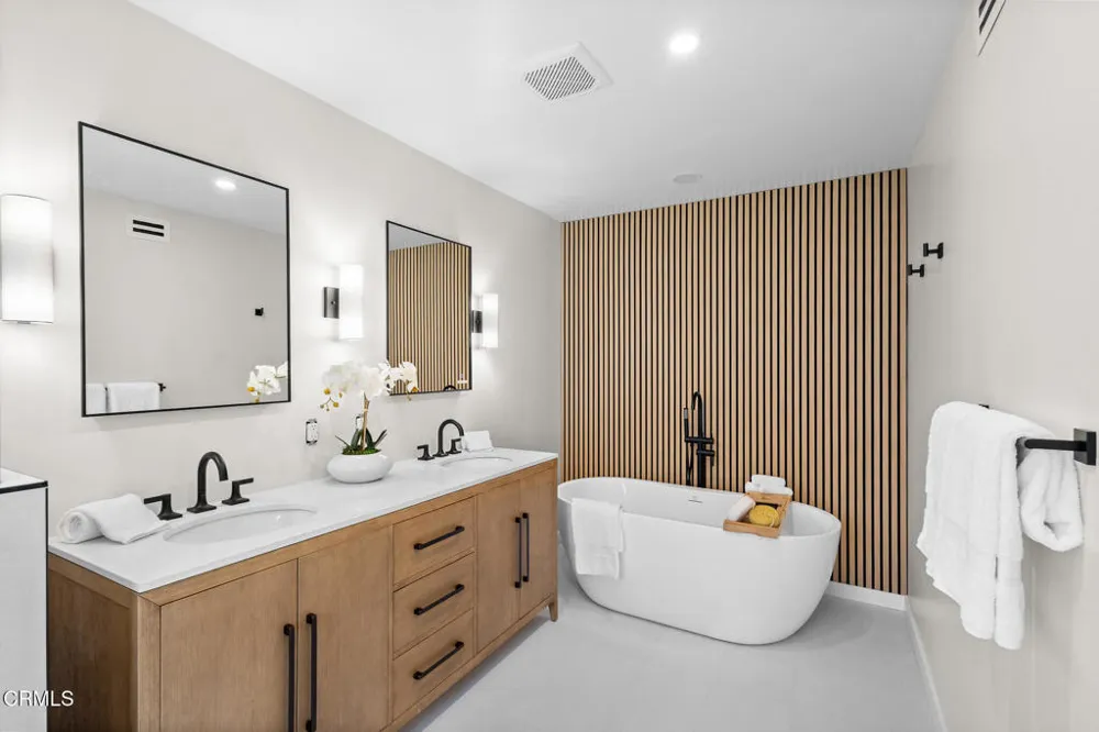 2230 Monaco Drive Oxnard, CA 93035