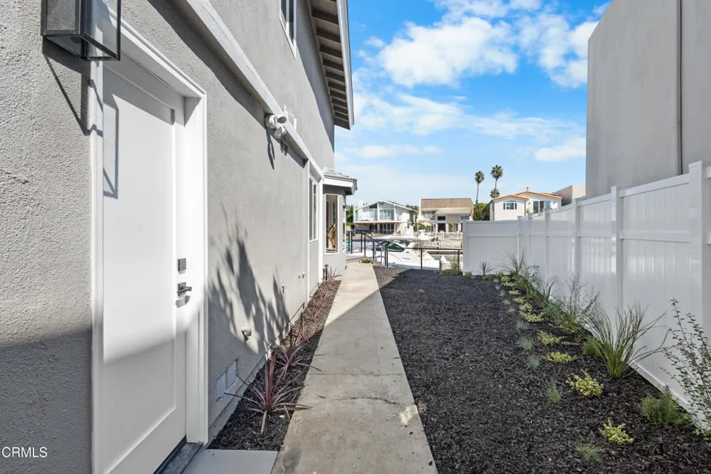 2230 Monaco Drive Oxnard, CA 93035