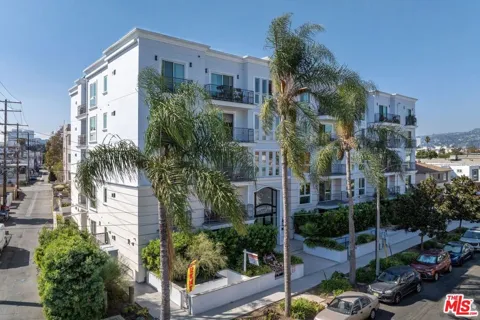 1237 S 90035 AVENUE #202
