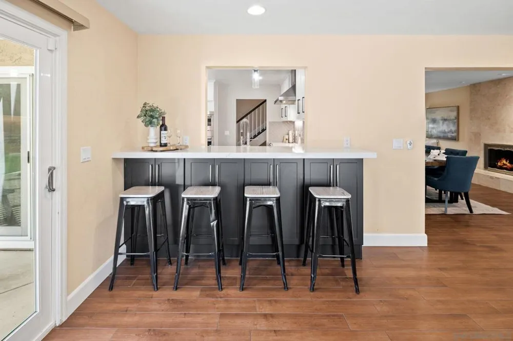 10829 Charbono Point San Diego, CA 92131