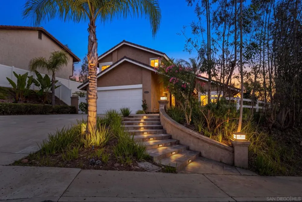 10829 Charbono Point San Diego, CA 92131