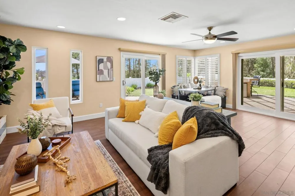 10829 Charbono Point San Diego, CA 92131