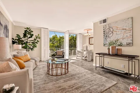 100 S Doheny Drive #402