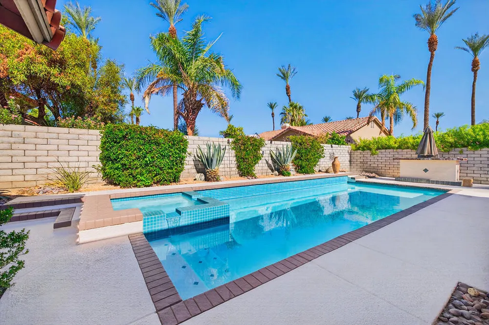 137 Courtside Drive Palm Desert, CA 92260