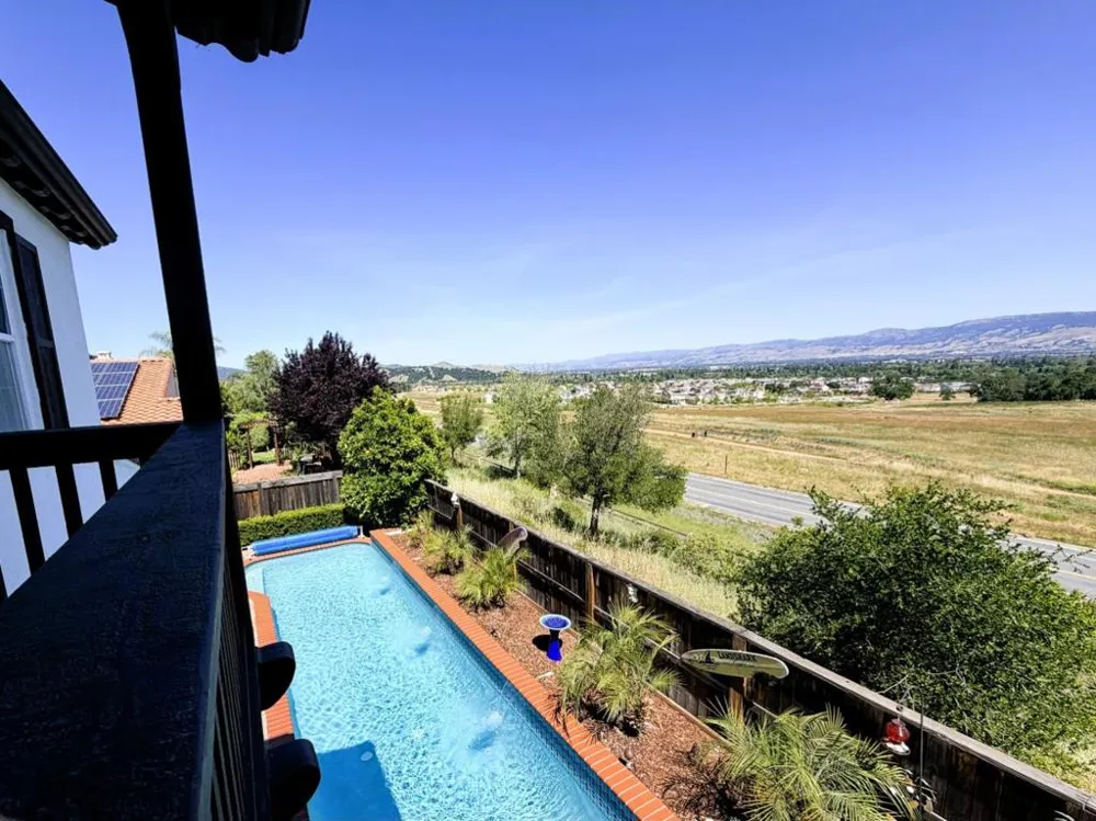 6560 Eagle Ridge Court Gilroy, CA 95020
