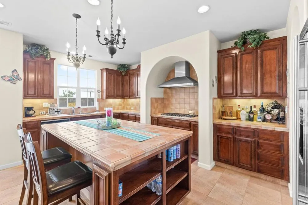6560 Eagle Ridge Court Gilroy, CA 95020