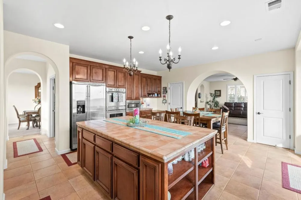 6560 Eagle Ridge Court Gilroy, CA 95020