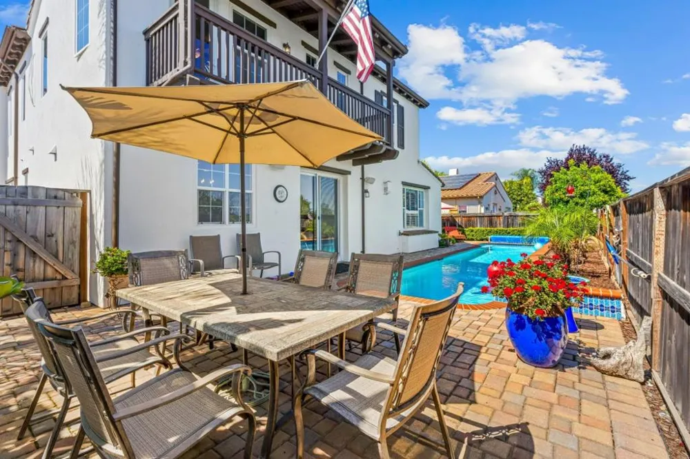 6560 Eagle Ridge Court Gilroy, CA 95020