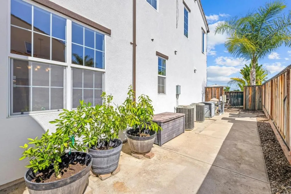 6560 Eagle Ridge Court Gilroy, CA 95020