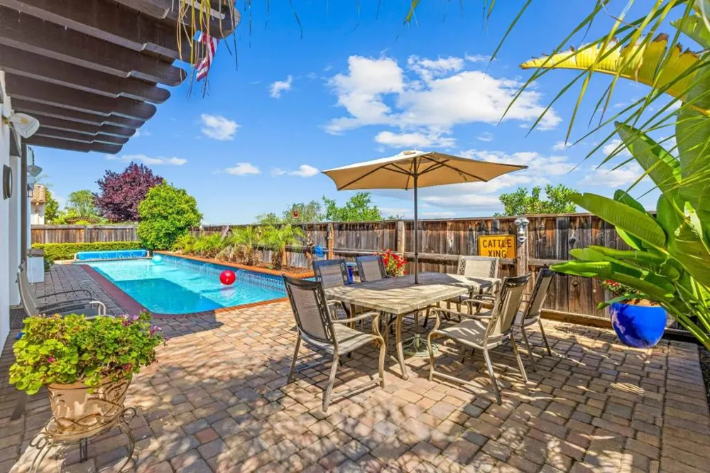 6560 Eagle Ridge Court Gilroy, CA 95020