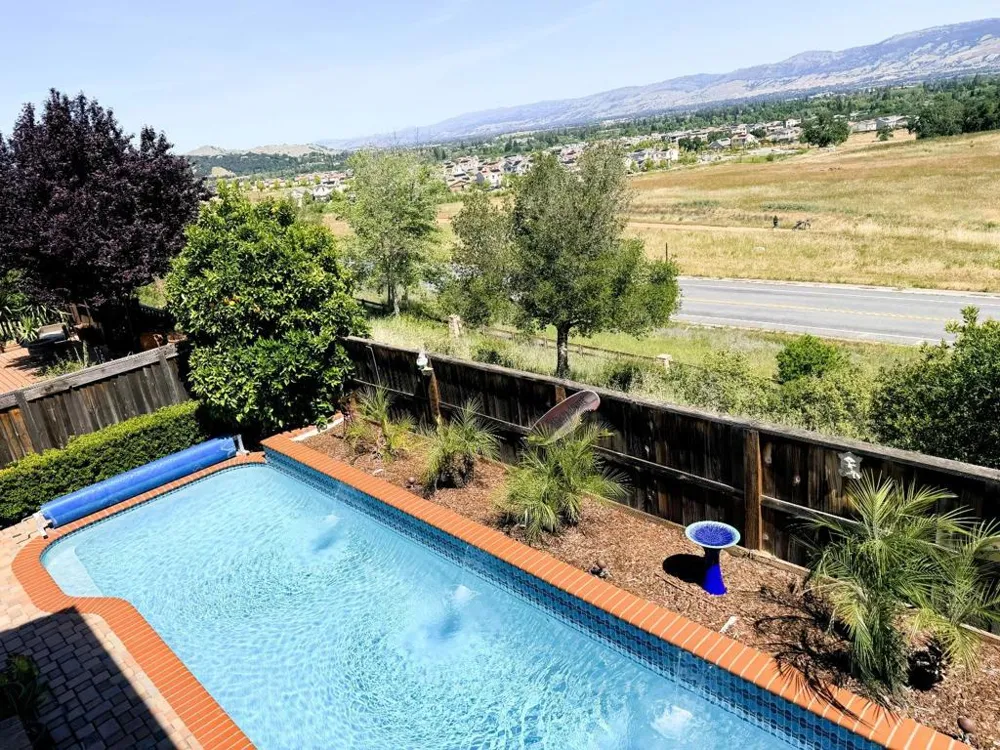 6560 Eagle Ridge Court Gilroy, CA 95020