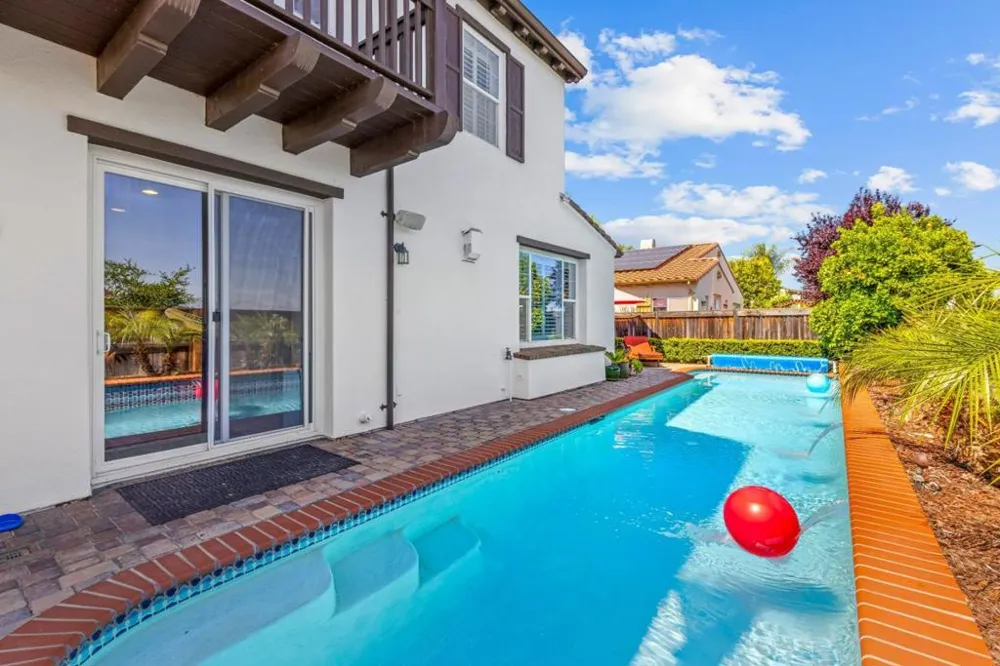 6560 Eagle Ridge Court Gilroy, CA 95020