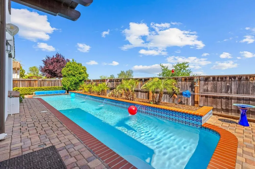 6560 Eagle Ridge Court Gilroy, CA 95020