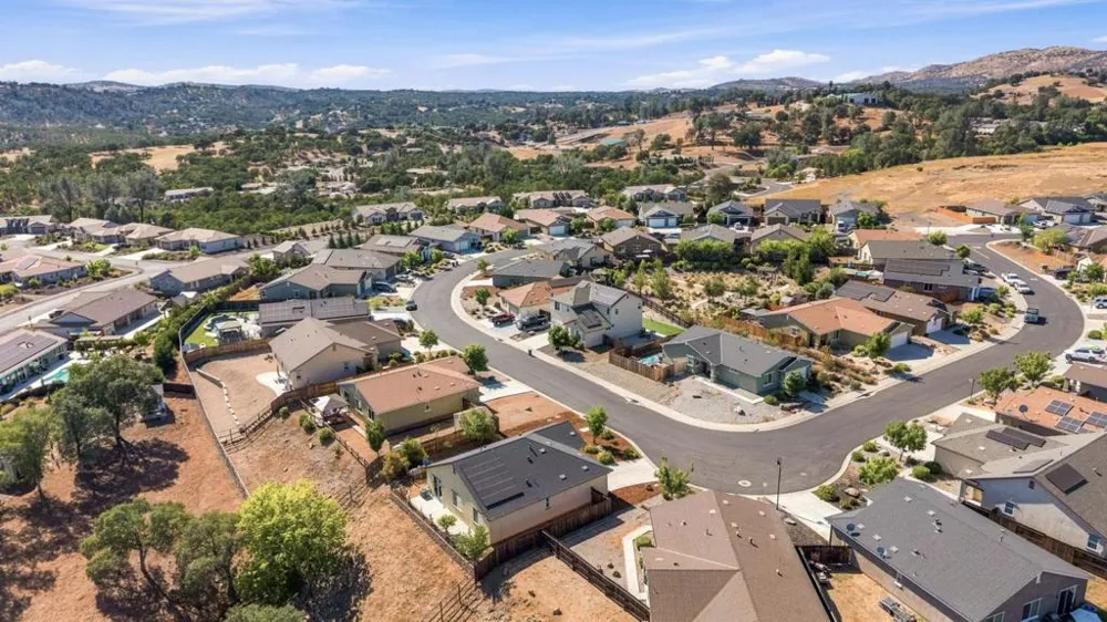 216 Raccoon Hollow Loop Copperopolis, CA 95228
