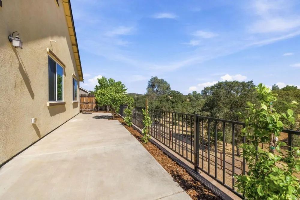216 Raccoon Hollow Loop Copperopolis, CA 95228