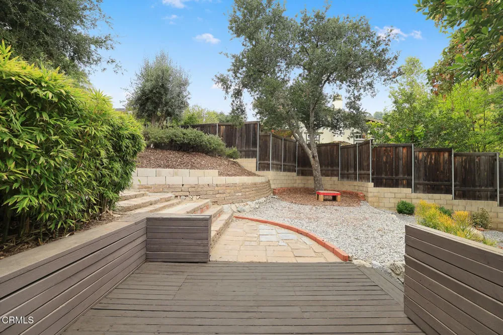 5148 Oakwood Avenue La Canada Flintridge, CA 91011