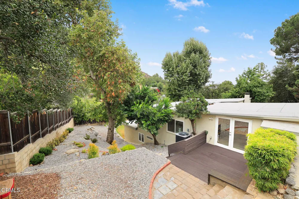 5148 Oakwood Avenue La Canada Flintridge, CA 91011