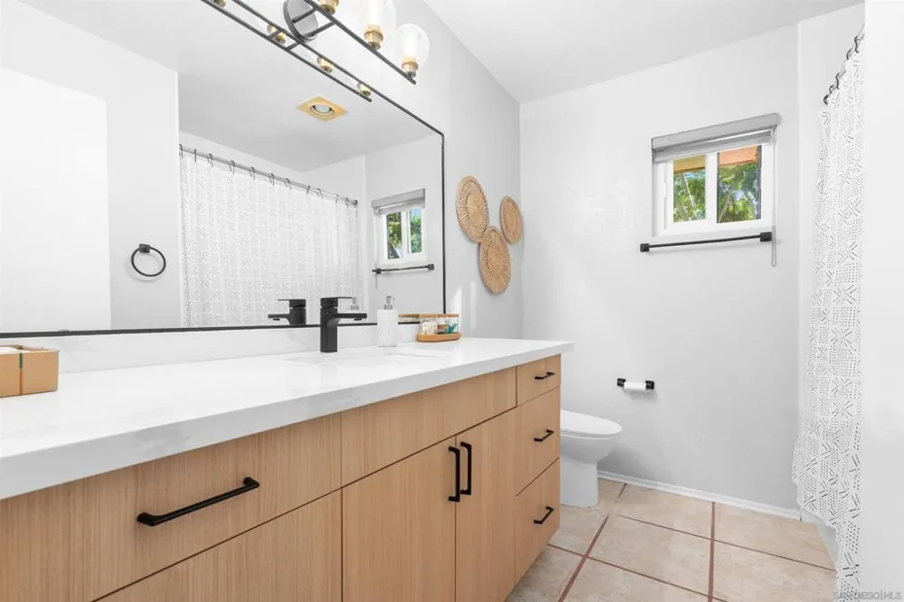 8896 Highwood Dr #C San Diego, CA 92119