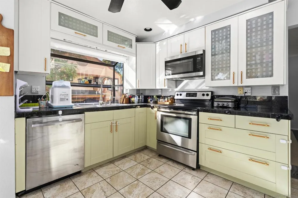 8896 Highwood Dr #C San Diego, CA 92119