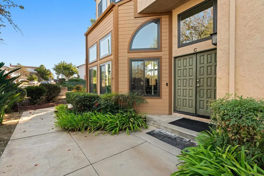 8896 Highwood Dr #C San Diego, CA 92119