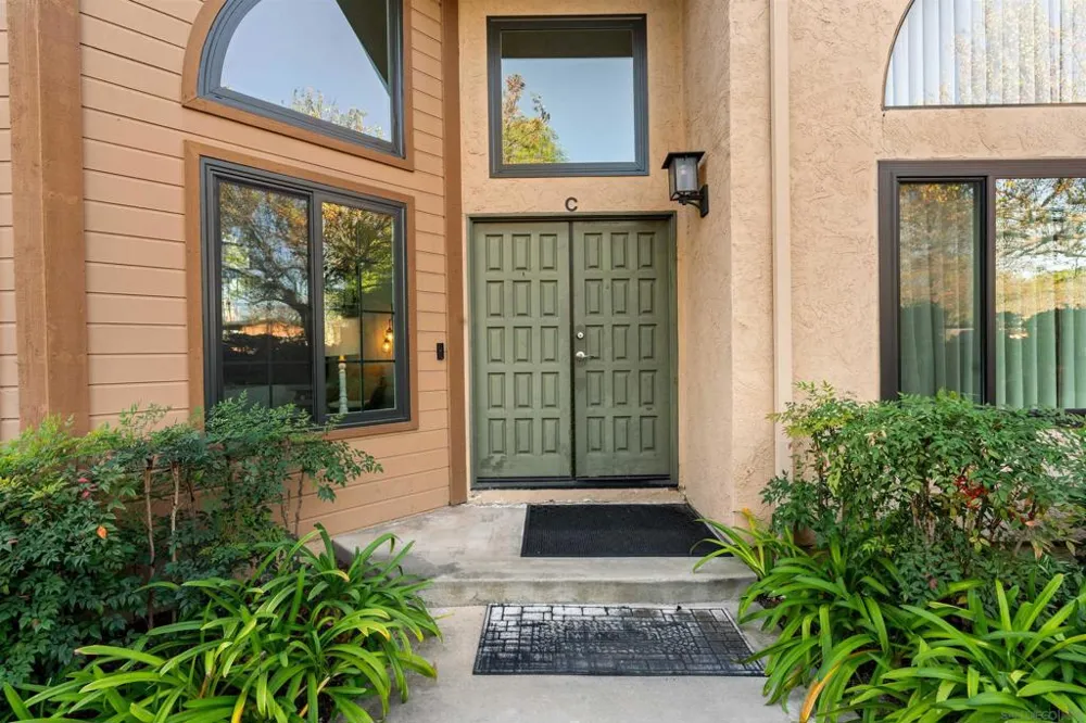 8896 Highwood Dr #C San Diego, CA 92119