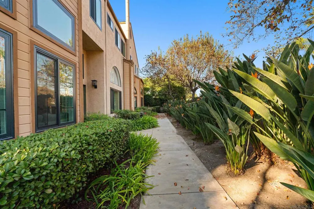 8896 Highwood Dr #C San Diego, CA 92119