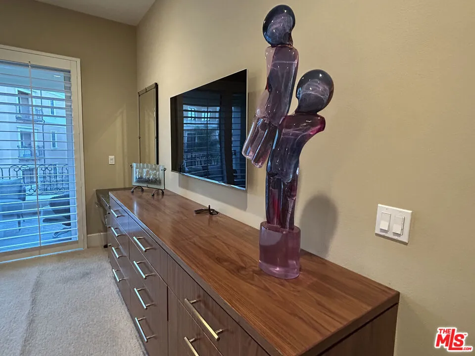 23500 Park Sorrento #C33 Calabasas, CA 91302