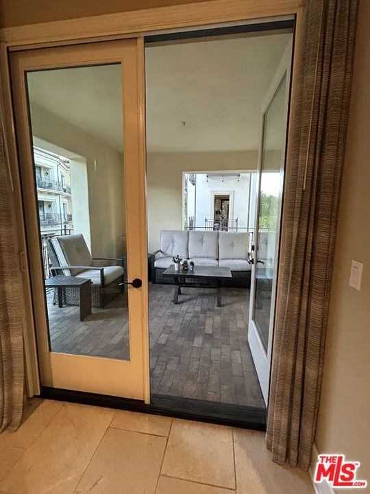 23500 Park Sorrento #C33 Calabasas, CA 91302