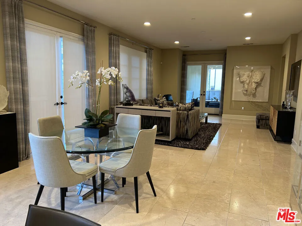 23500 Park Sorrento #C33 Calabasas, CA 91302
