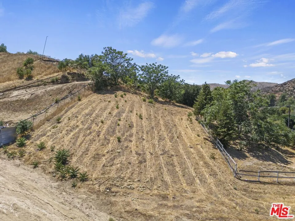 Hill St Val Verde, CA 91384