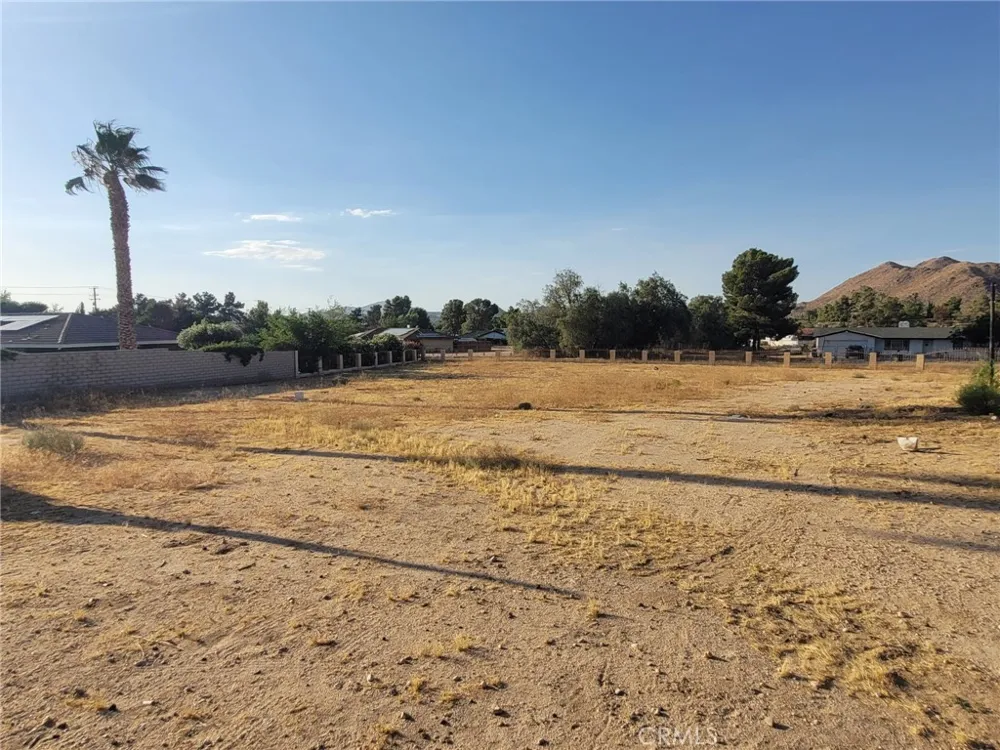 19381 Kinai Apple Valley, CA 92307