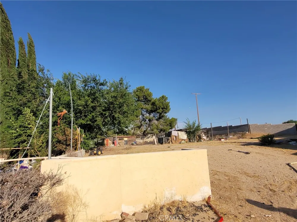19381 Kinai Apple Valley, CA 92307