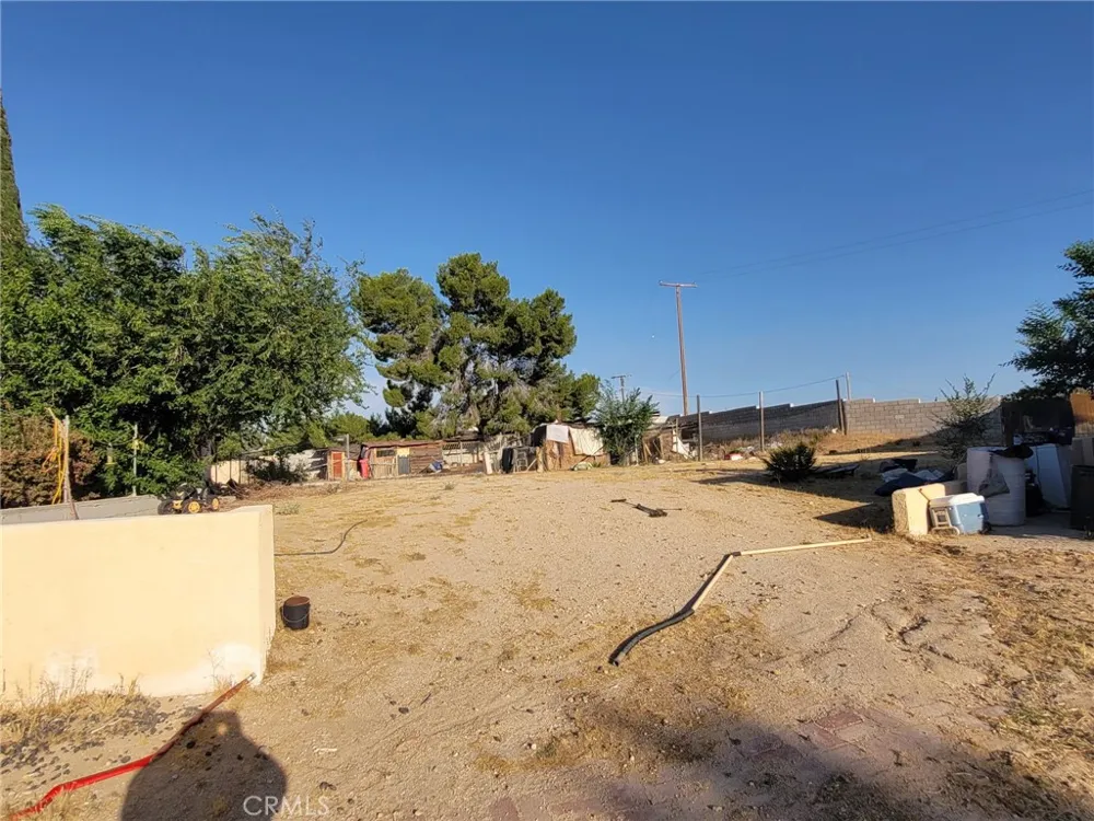 19381 Kinai Apple Valley, CA 92307