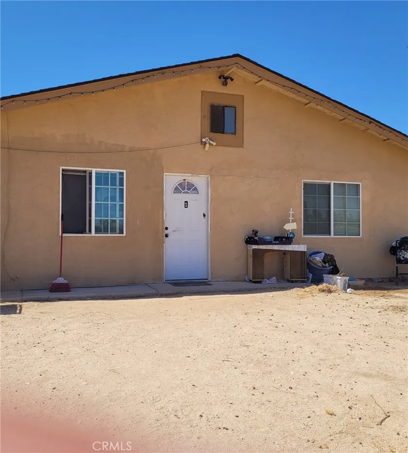 19381 Kinai Apple Valley, CA 92307
