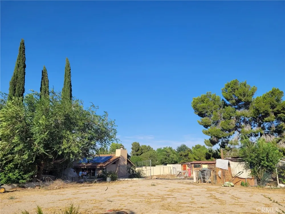 19381 Kinai Apple Valley, CA 92307