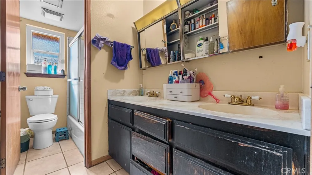 19381 Kinai Apple Valley, CA 92307