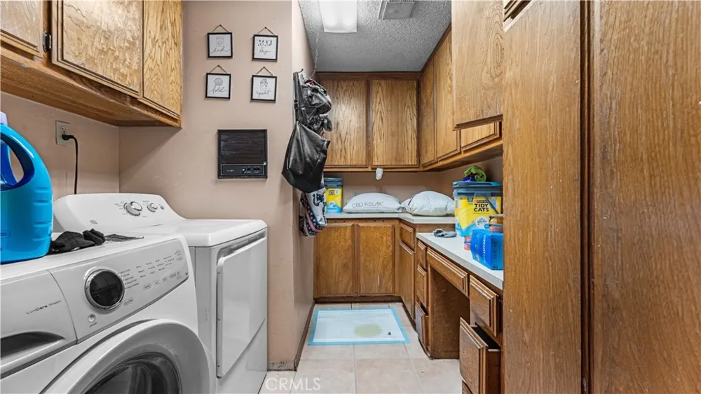 19381 Kinai Apple Valley, CA 92307