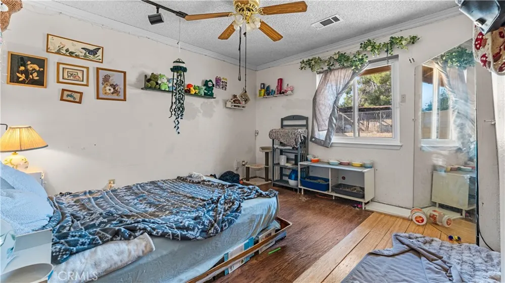 19381 Kinai Apple Valley, CA 92307