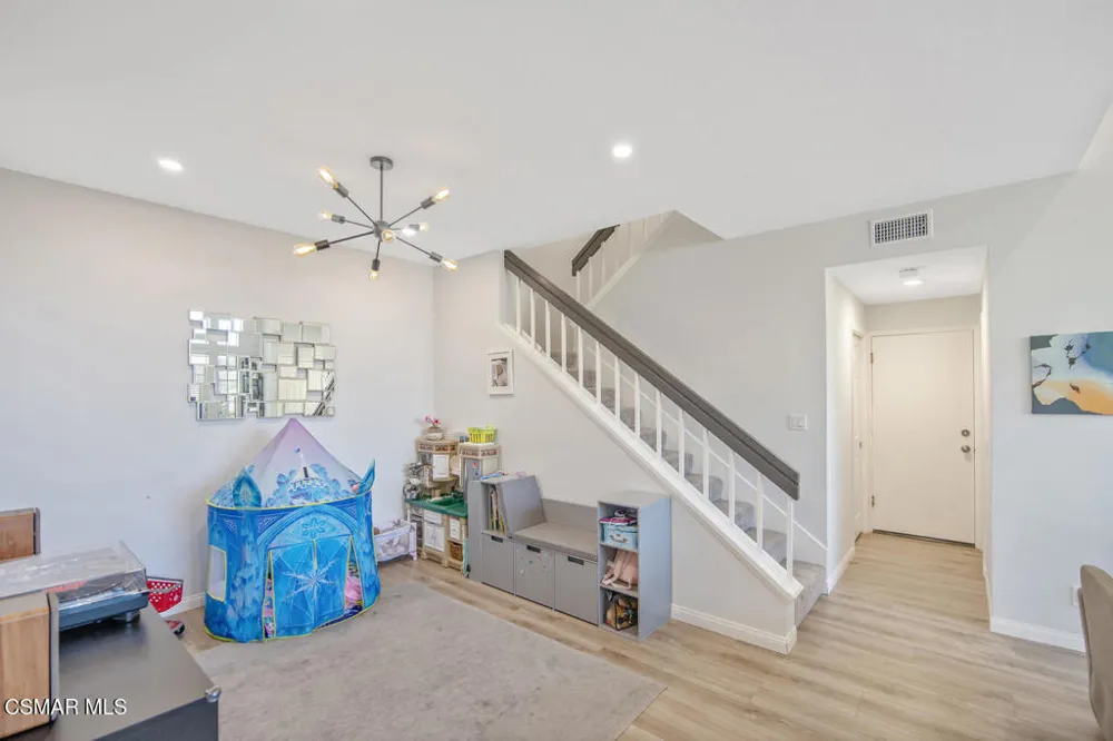 156 Windrose Drive Thousand Oaks, CA 91320