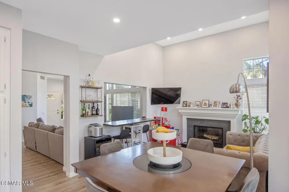 156 Windrose Drive Thousand Oaks, CA 91320