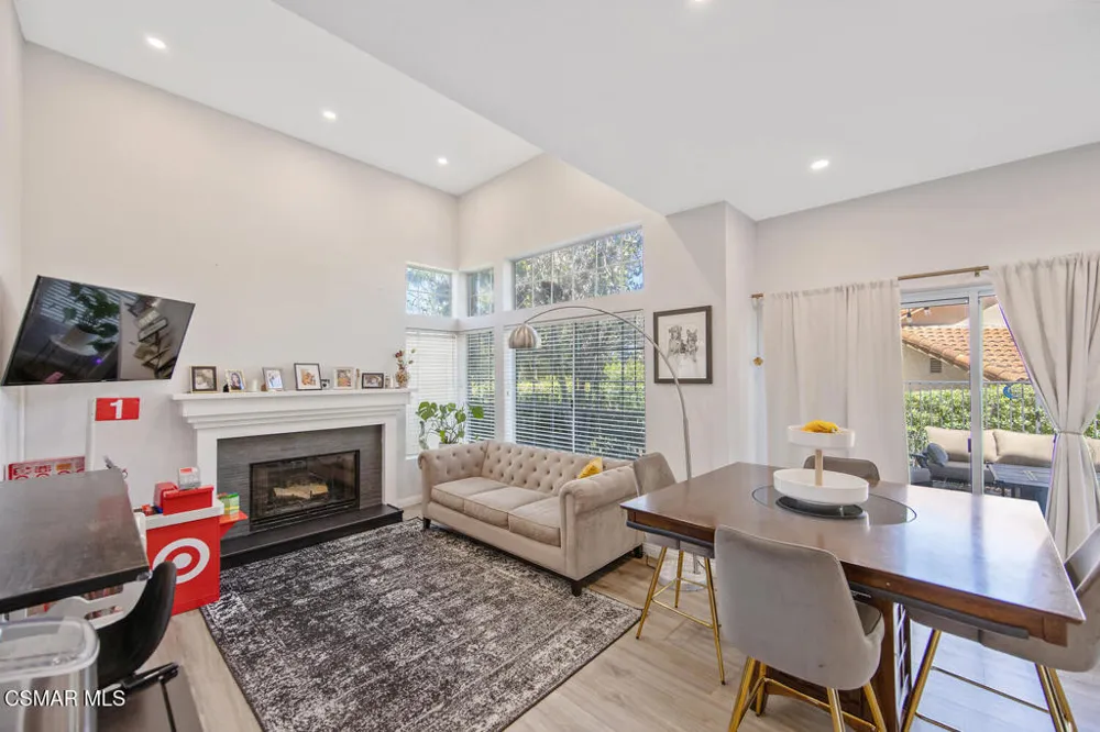 156 Windrose Drive Thousand Oaks, CA 91320