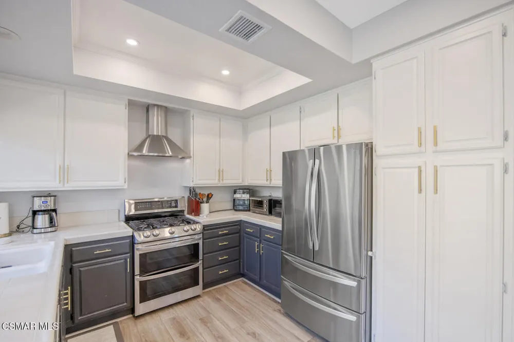 156 Windrose Drive Thousand Oaks, CA 91320