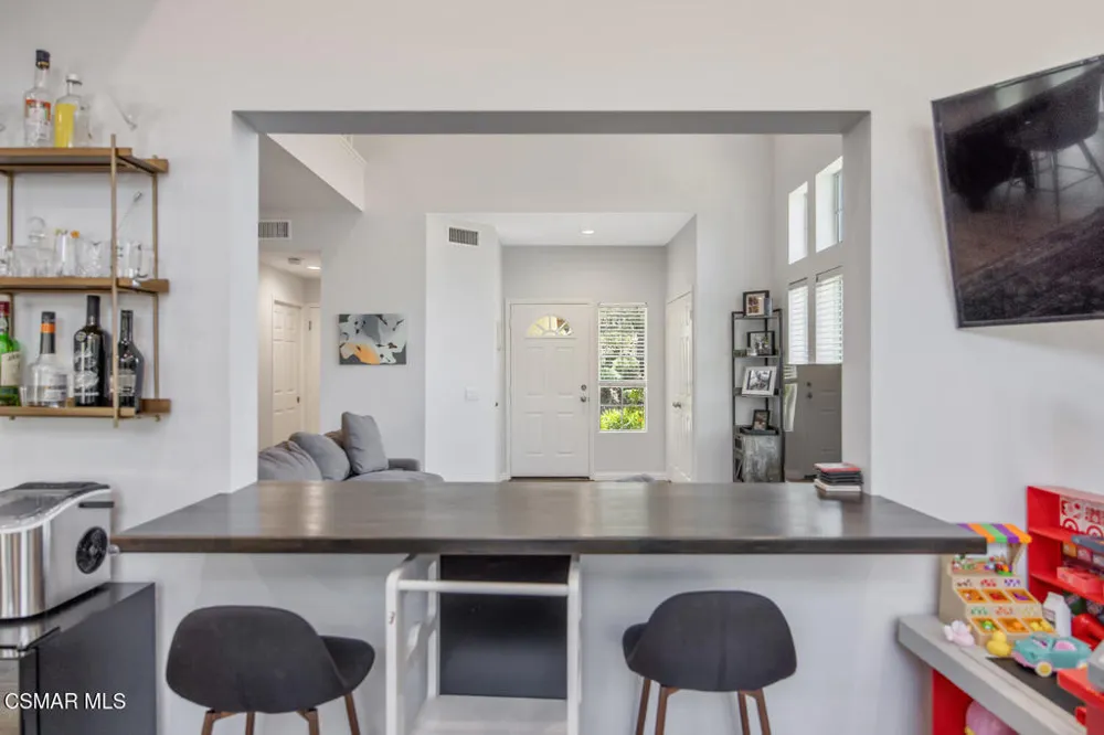 156 Windrose Drive Thousand Oaks, CA 91320