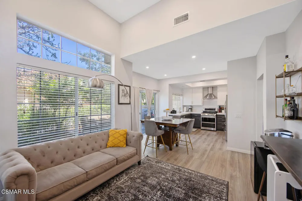 156 Windrose Drive Thousand Oaks, CA 91320