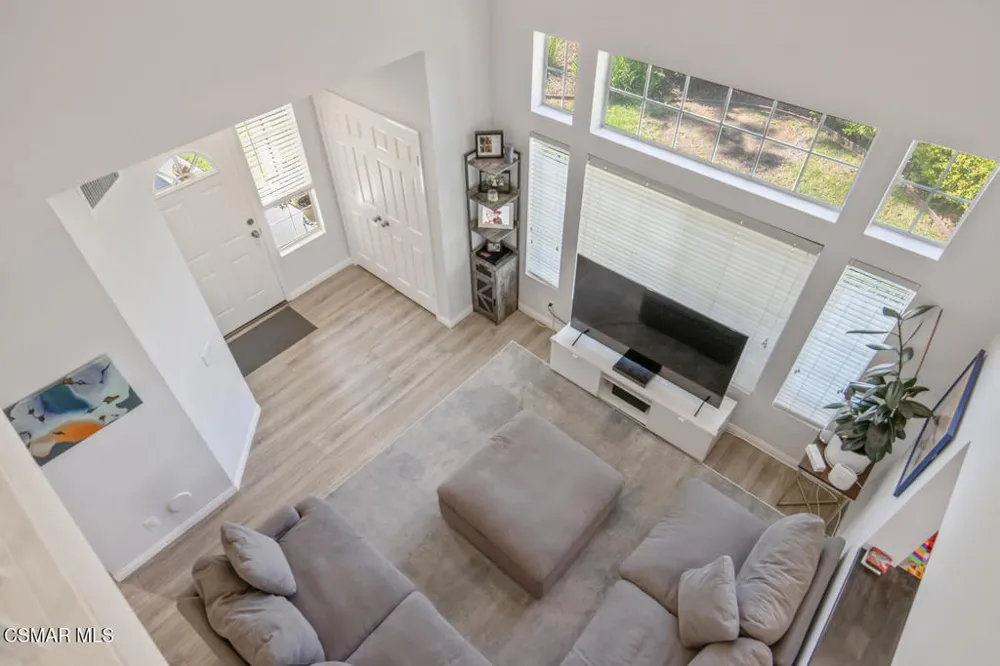 156 Windrose Drive Thousand Oaks, CA 91320