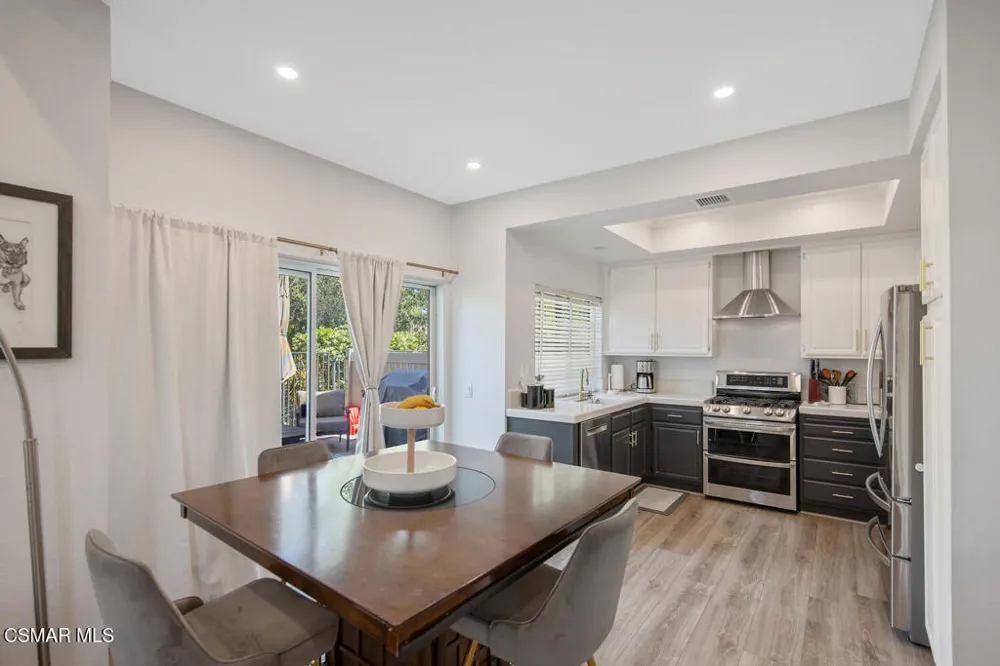 156 Windrose Drive Thousand Oaks, CA 91320