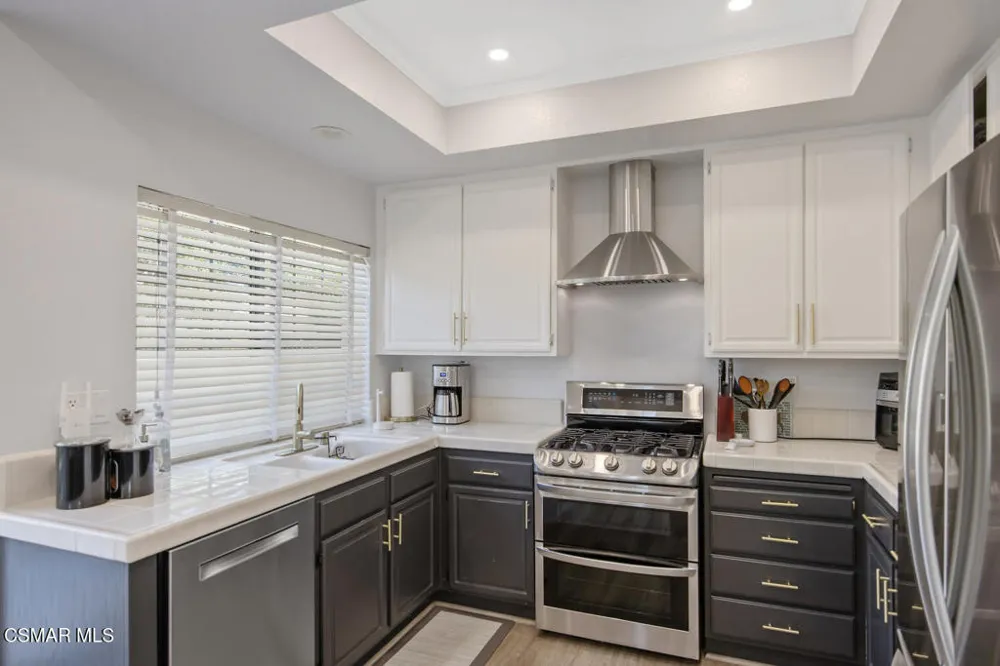 156 Windrose Drive Thousand Oaks, CA 91320
