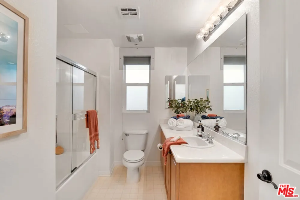 6020 Seabluff Drive #438 Playa Vista, CA 90094