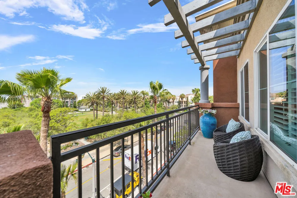 6020 Seabluff Drive #438 Playa Vista, CA 90094