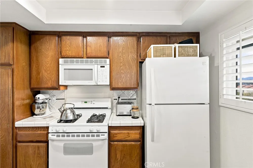 701 Blue Oak Avenue Newbury Park, CA 91320